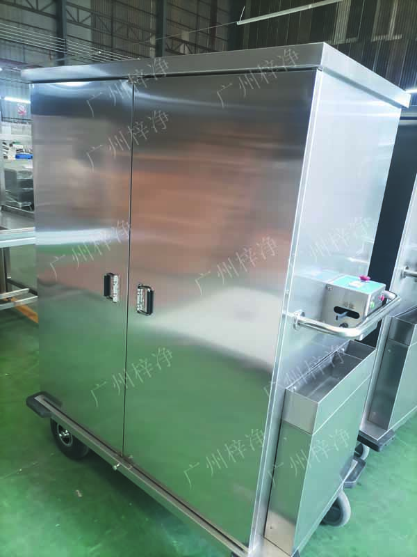 密閉式滅菌器械物品電動(dòng)轉(zhuǎn)運(yùn)車采用304拉絲不銹鋼板面板厚度：≥1.2mm,表面作拉絲亞光處理。